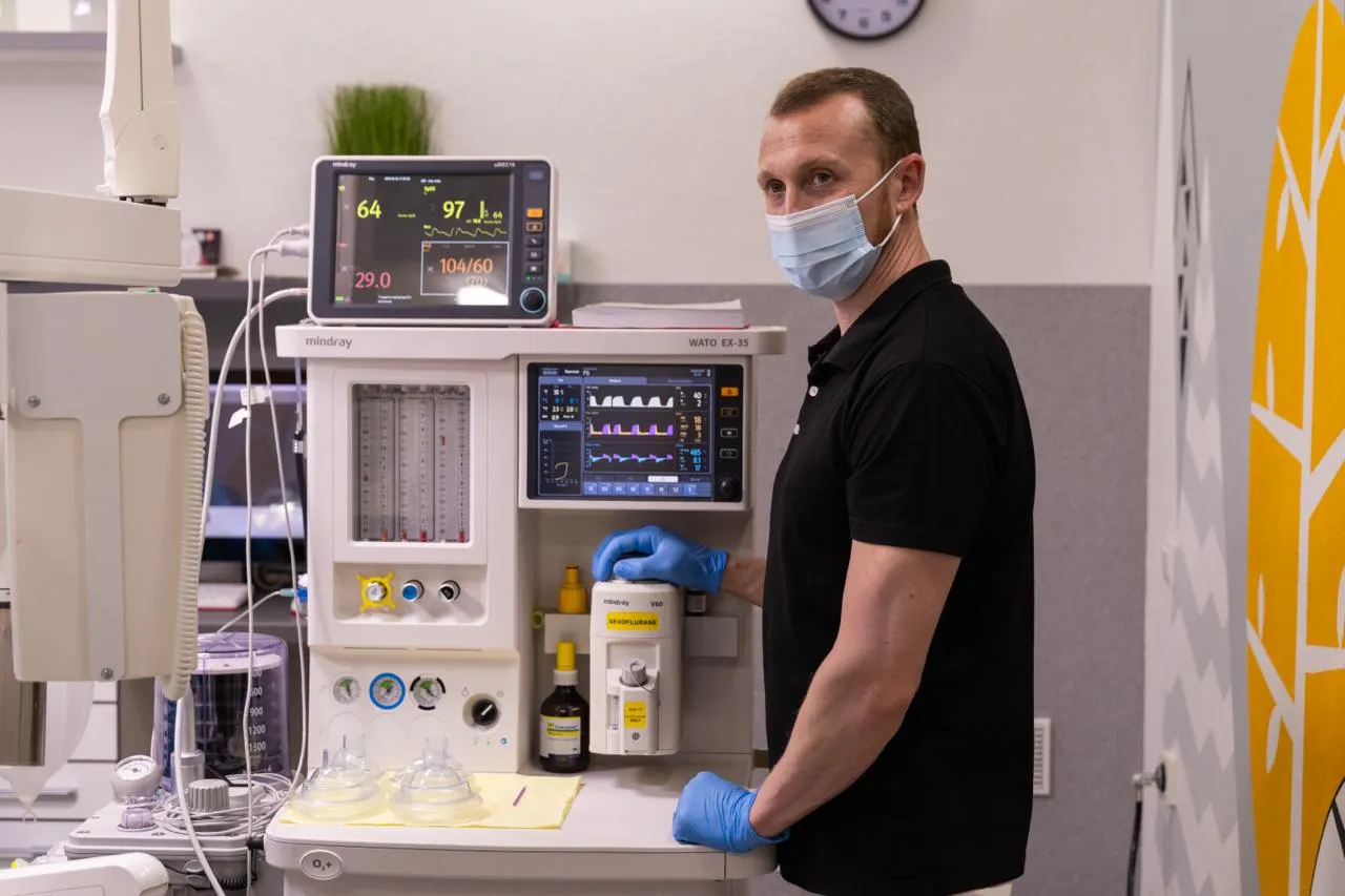 Стоматолог